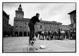 Ferdinando Piva in piazza Maggiore - Bologna                  foto Luca Bolognese